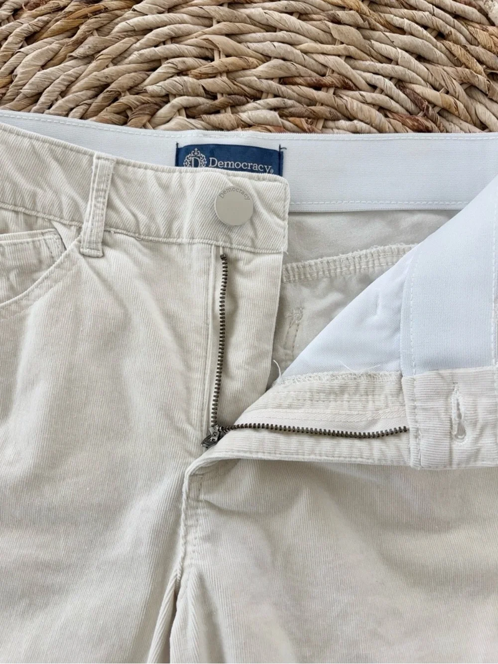 Democracy leg cotton